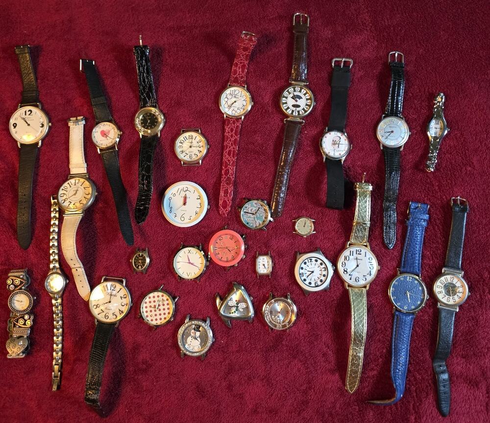 Large Mixed Watch Lot Women’s Quartz Fashion Watches Untested Repair Craft...